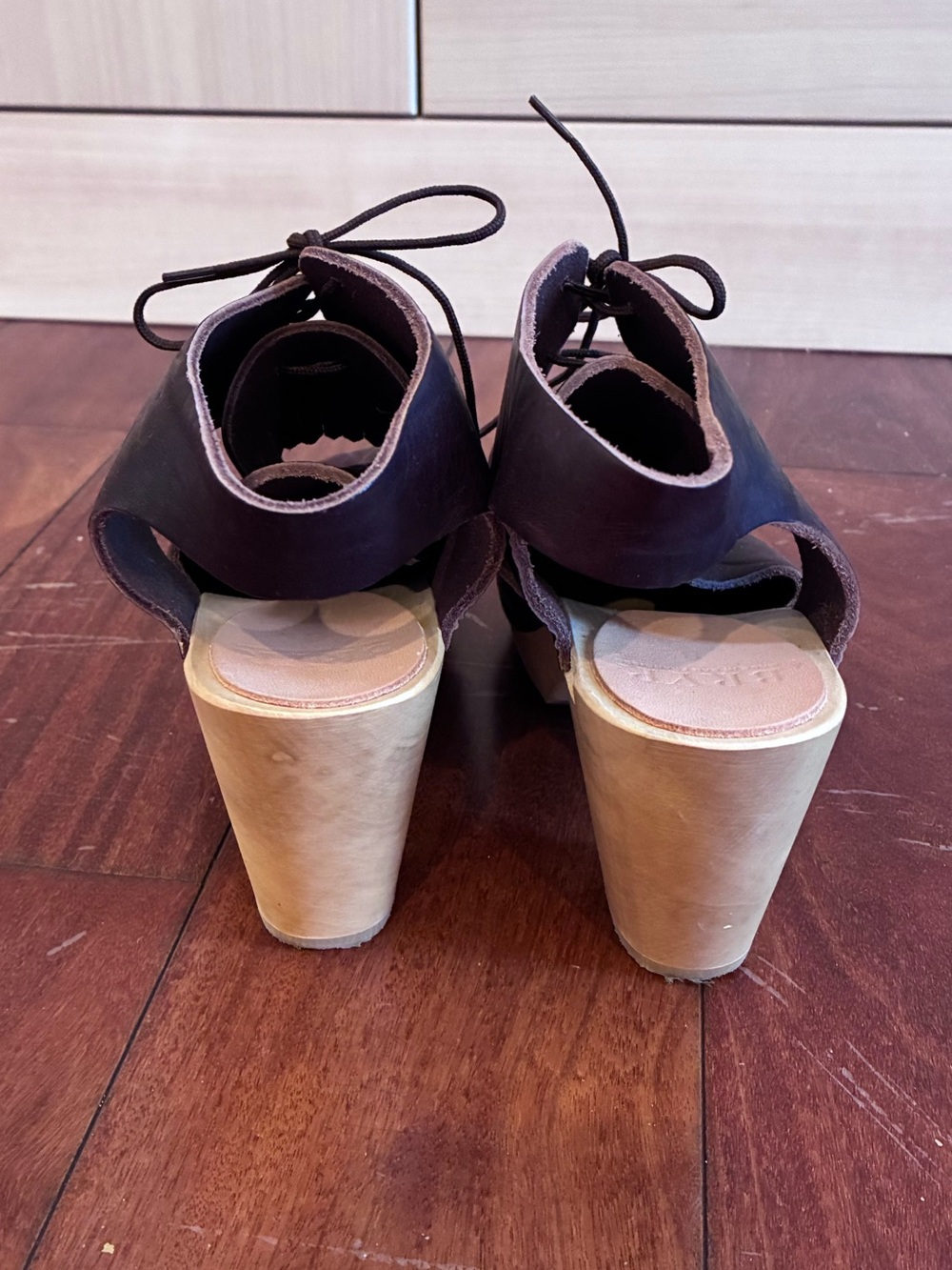 Bryr Handmade Dark Brown Leather Fringe Tie Wooden Clogs - Picture 3 of 6